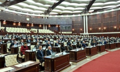 Milli Məclis toplaşdı: Deputatları 13 məsələ gözləyir