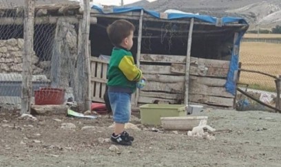 Ağcaqanad sancmasından sonra 1 yaşlı uşaq iflic oldu – 6 ildir yataq xəstəsidir