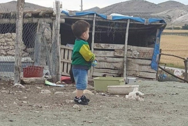 Ağcaqanad sancmasından sonra 1 yaşlı uşaq iflic oldu – 6 ildir yataq xəstəsidir