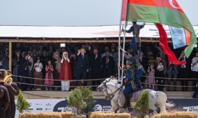Ərdoğan Qarabağ atları ilə olan çıxışı ayaqüstdə alqışlayıb