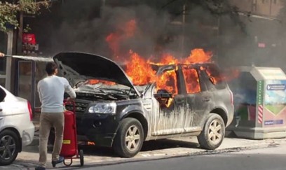 Bakıda "Jeep" yandı - VİDEO
