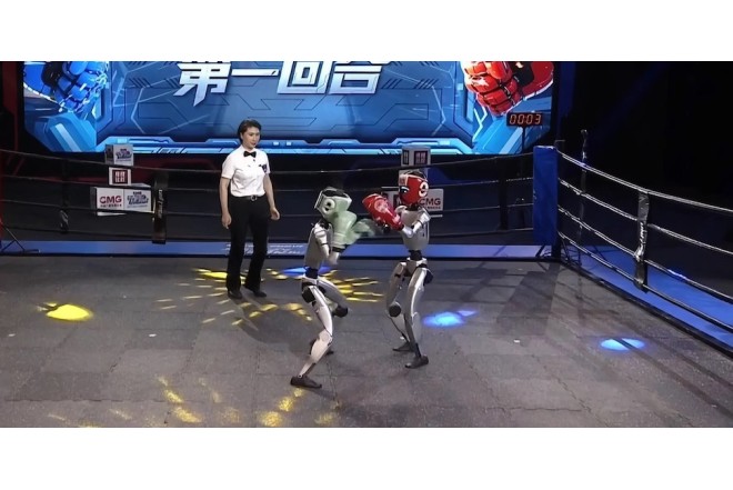 Dünyanın ilk robot boks turnirini keçirdilər - VİDEO