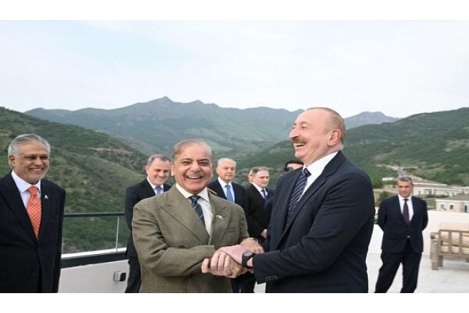 Əliyev və Şərif geniş tərkibdə görüş keçirdi 