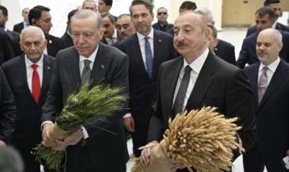 Əliyevlə Ərdoğana simvolik hədiyyə edildi - FOTO