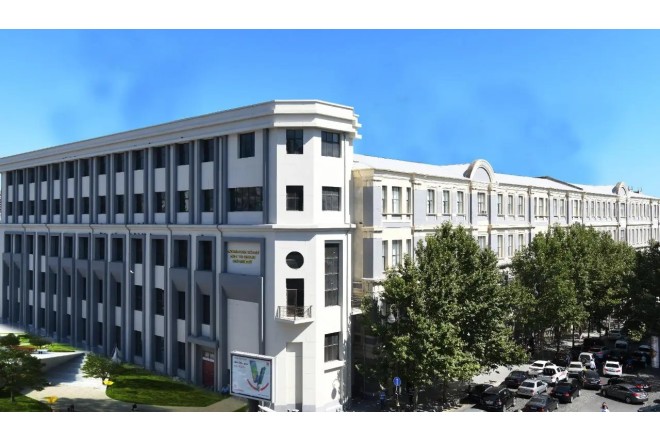 Bakıda bu universitet müəllim axtrarır - Maaş 6 mindən YUXARIDIR