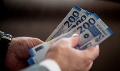 Bakıda orta aylıq əməkhaqqı 1350 manatı ötüb