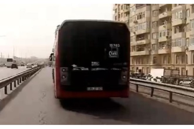 “Bakubus” avtobusundakı nasazlıq böyük tıxaca səbəb oldu