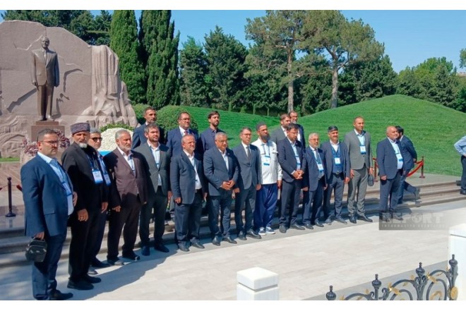 Türkiyə və Gürcüstanın din xadimləri Bakıda Fəxri Xiyabanı ziyarət ediblər