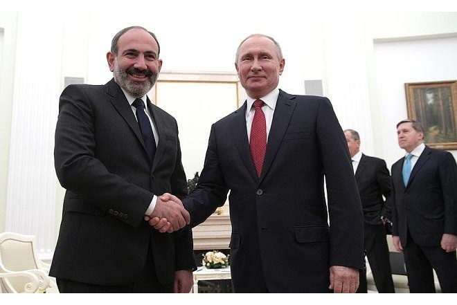 Putin Paşinyanı təbrik etdi 