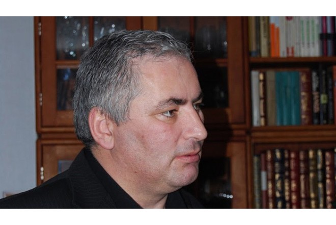 "7 il sinifdə qalanlar ölkəmizi necə idarə edə bilər?" -Erməni jurnalist