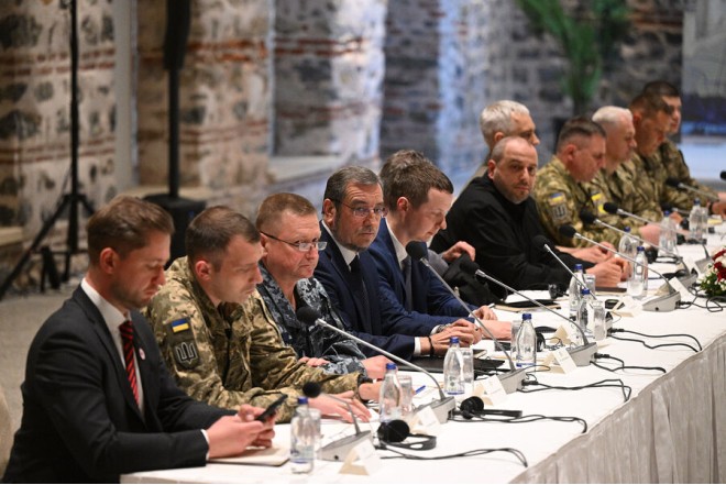 Ukrayna rəsmiləri Rusiya ilə danışıqlar üçün Türkiyəyə gəliblər 