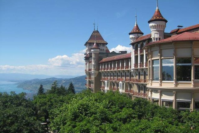 İsveçrə Rusiyaya qarşı sanksiyaları genişləndirdi 