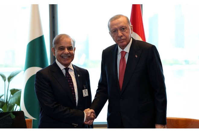 Ərdoğan Şəriflə regional məsələləri müzakirə edib 