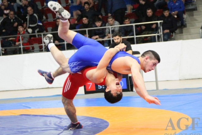 İki güləşçimiz Avropa çempionatında finala yüksəldi 