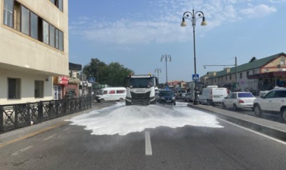 Bu gün Bakının 550 küçəsi yuyulub - FOTO