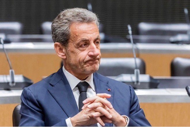 Sarkozi "Fəxri Legion" ordenindən məhrum edilib 