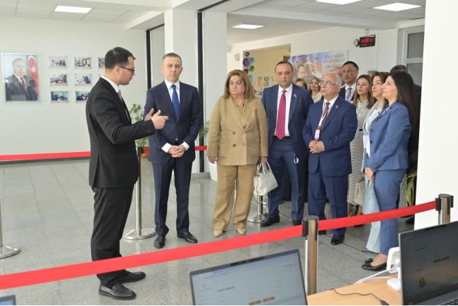 Millət vəkilləri sertifikatlaşdırma imtahanını izləyib 