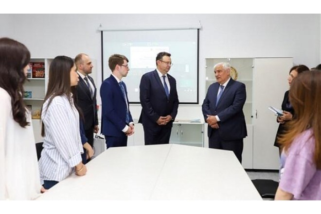 Belarus səfiri ADU-da qonaq oldu 