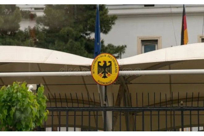 Almaniya səfirliyini İrandan çıxardı