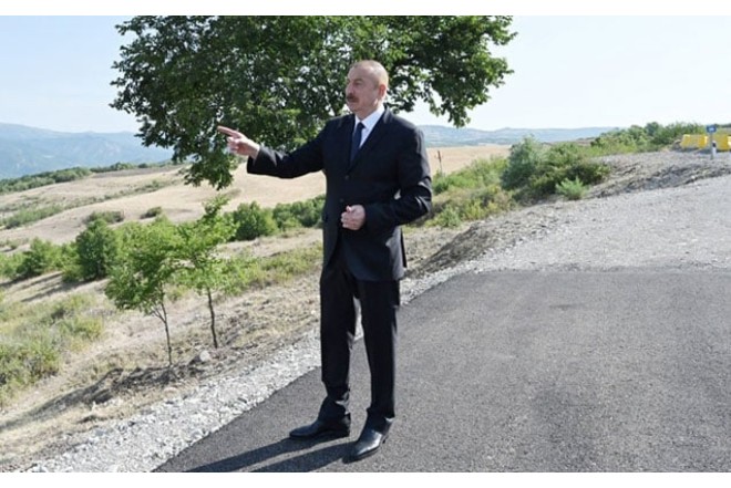 Prezident yol tikintisi ilə tanış oldu