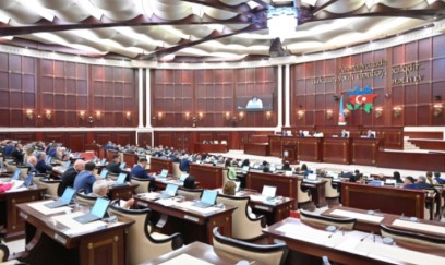 Milli Məclisin iclası başladı