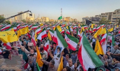 İranda yüzlərlə vətəndaş meydanlara çıxıb 