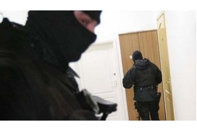 Deputatın evində axtarışlara başlanıldı 