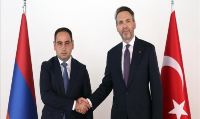 Türkiyə və Ermənistan nazirləri görüşüb 