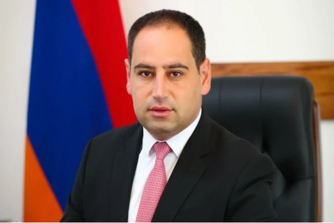 Ermənistanlı nazir İstanbulda Türkiyənin daha bir rəsmisi ilə görüşüb 