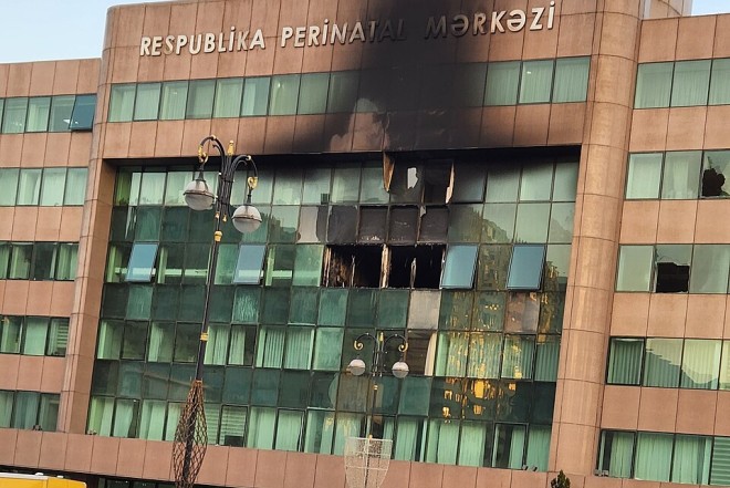 Perinatal Mərkəzdə 7 körpənin öldüyü yanğınla bağlı məhkəmədə şöbə müdiri ifadə verib 
