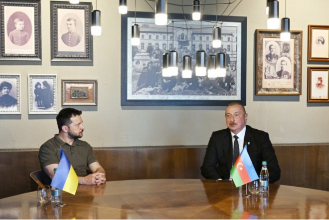 Volodimir Zelenski Prezident İlham Əliyevə zəng edib 