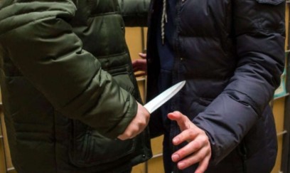 Anasına sataşan vəzifəli şəxsi öldürdü - Əxlaqsız təkliflər edibmiş...