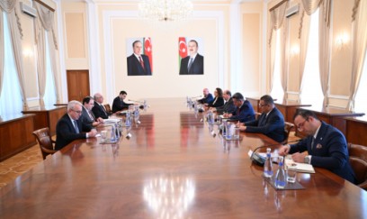 Baş nazir Əli Əsədov Şimali Kiprin Prezidenti Ersin Tatarla görüşüb 