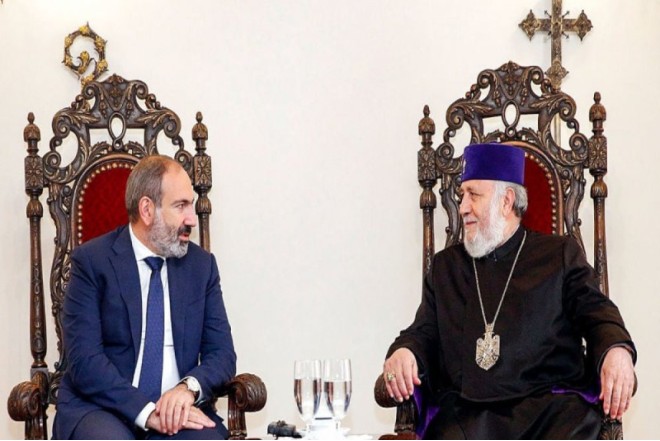Paşinyan II Qaregini vəzifəsini dərhal tərk etməyə çağırıb