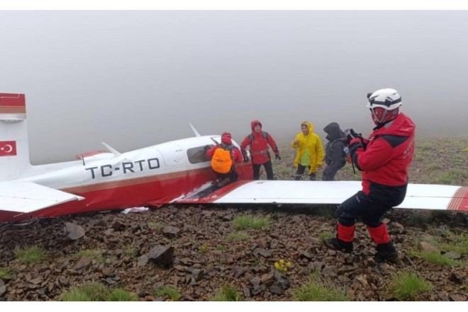 Türkiyədə qəzaya uğrayan təyyarədə pilot ölüb