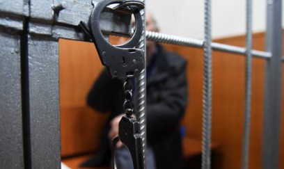 Rusiya konsulu “Sputnik Azərbaycan”ın Bakıda həbsdə olan icraçı direktoru və şef redaktoru ilə görüşüb 