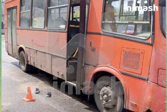 Avtobus piyadanın ayağını qopardı - FOTO