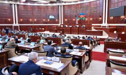 Deputatlar yenidən kürsüdə – İclasda hansı məsələlər var?