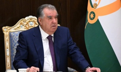 Emoməli Rəhmon Azərbaycana yola düşdü