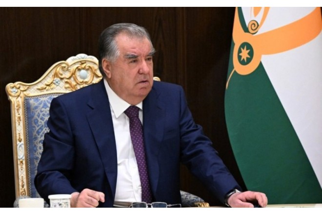 Emoməli Rəhmon Azərbaycana yola düşdü