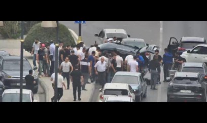 Yasamalda qəza tıxaca səbəb oldu - FOTOLAR