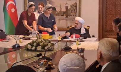 Allahşükür Paşazadə qan verdi FOTOLAR