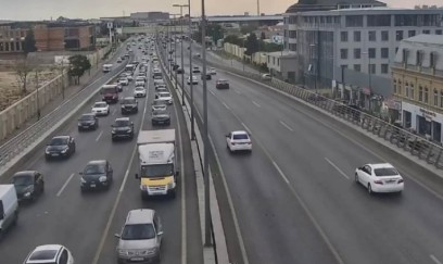 İki əsas prospektdə tıxac var