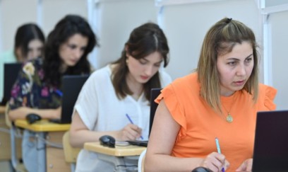 2 min manat və daha çox maaş alan müəllimlərin sayı açıqlanıb