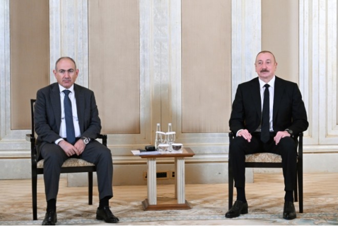 Əliyev-Paşinyan görüşü başa çatıb : YENİLƏNİB + FOTO /VİDEO