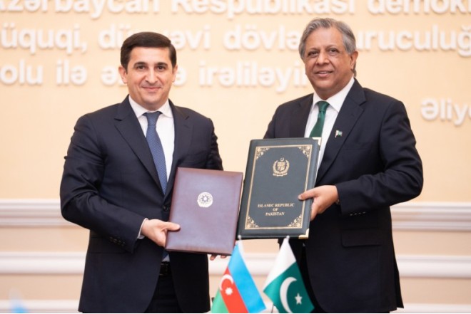 Fərid Əhmədov pakistanlı həmkarı ilə görüşüb 