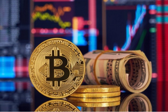 “Bitcoin”in qiymətində TARİXİ REKORD - FOTO