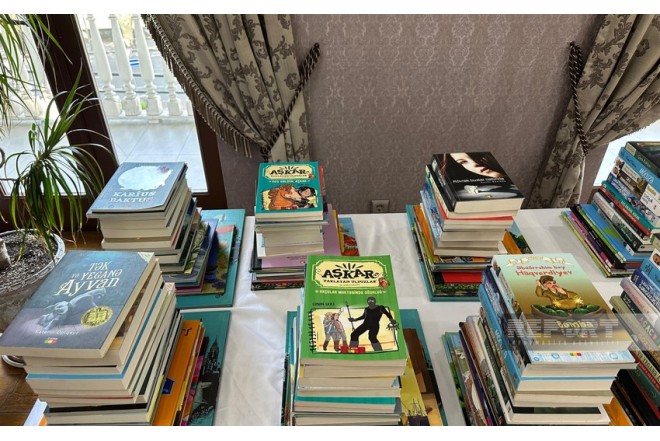 Gürcüstanda təhsil mərkəzlərinə 600-ə yaxın Azərbaycan dilində kitab hədiyyə olunub 
