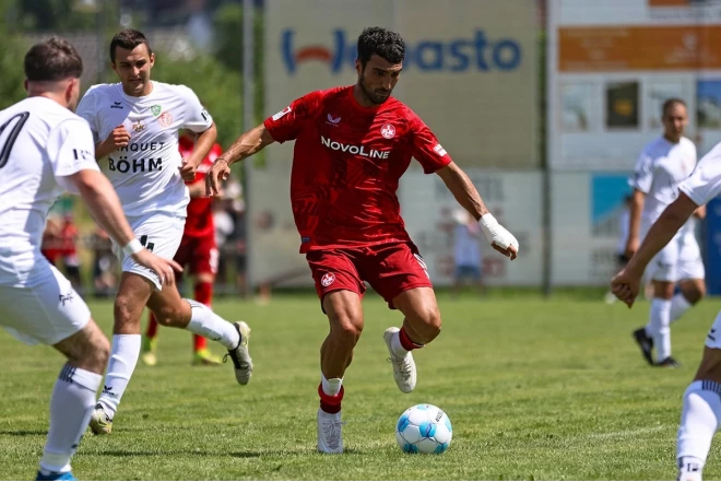 Mahir Emreli "Kayzerslautern" forması ilə yenidən fərqlənib 