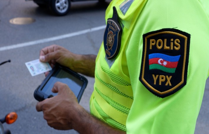 Polis ikitəkərli nəqliyyatın sürücülərini qaydalara riayət etməyə çağırıb 
